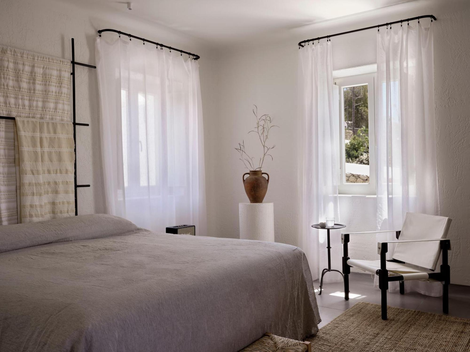 Bohemian Sunset & Sea View Suite with Heated Plunge Pool